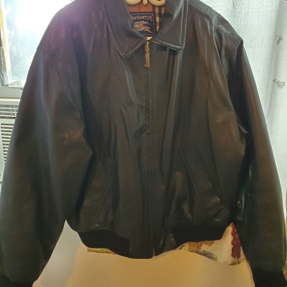 Men's Leather Burberry Jacket (Great Condition)